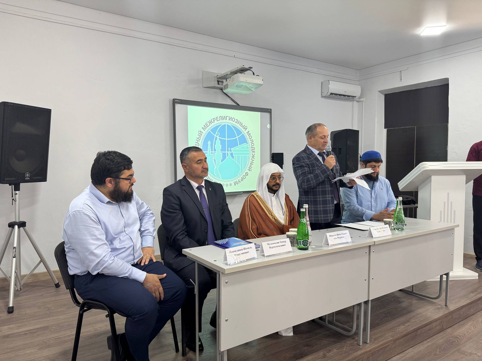 Встречи со студентами ссузов и вузов республики прошли в рамках XII Международного межрелигиозного молодежного форума.